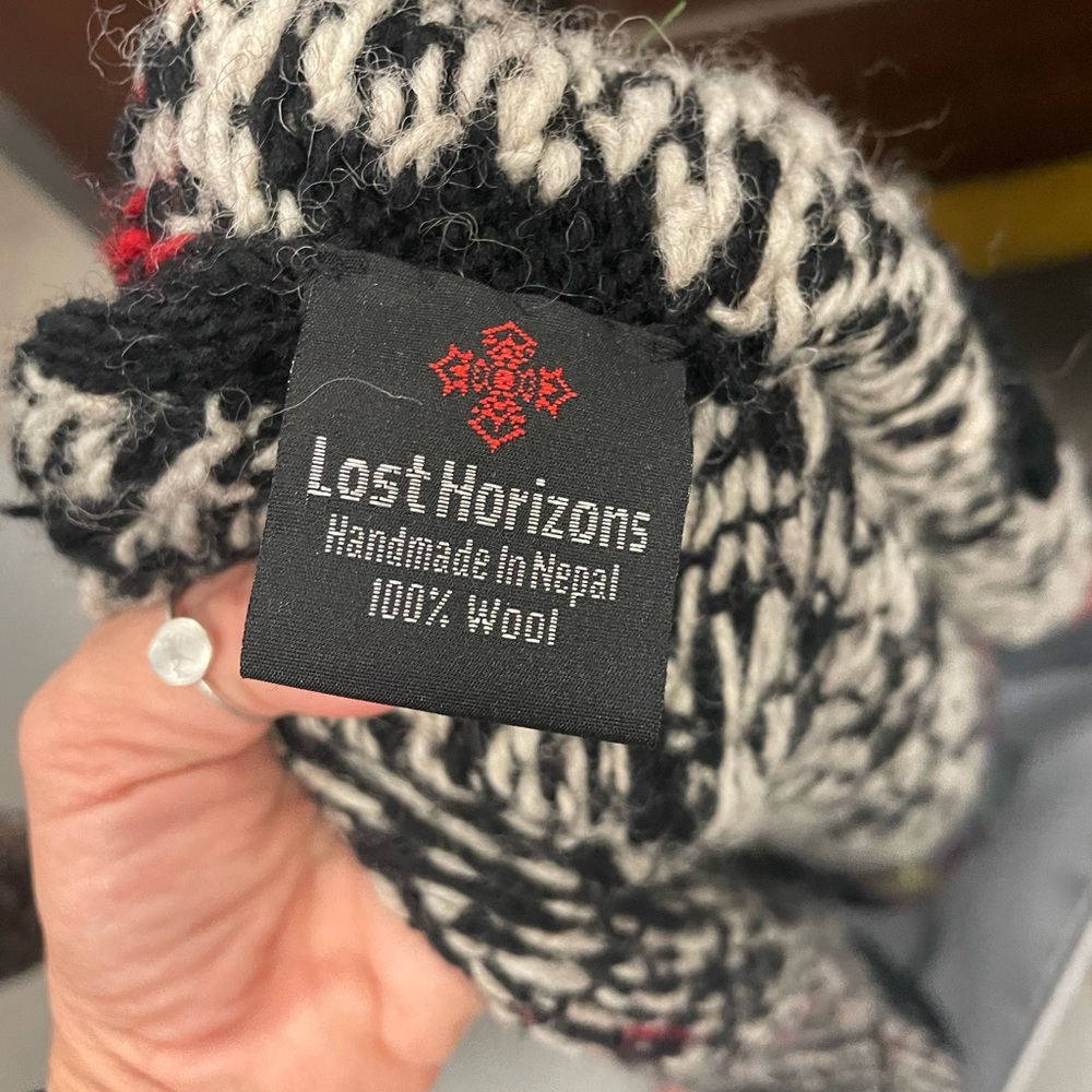 Lost Horizons Kira Sweater SZ S 100% wool women’s black embroidery hand knitted
